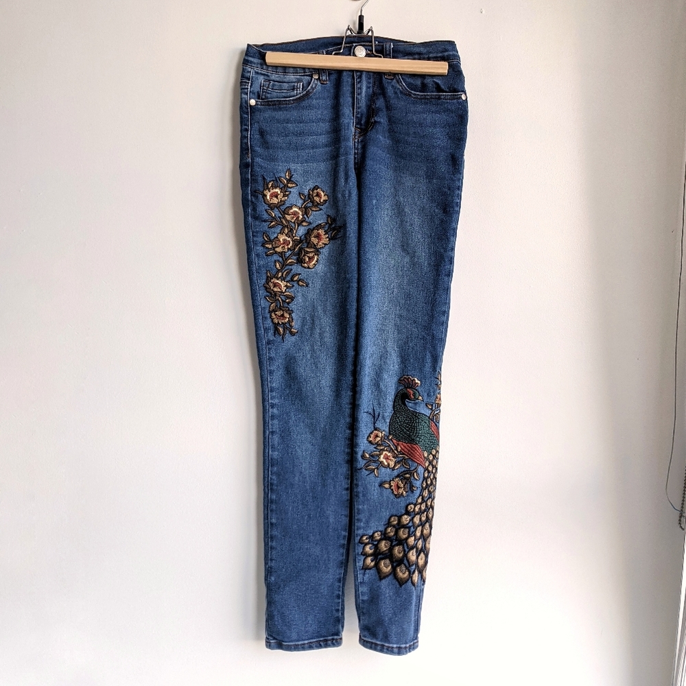 DG2 Diane Gilman Embroidered Jeans 2Tall
